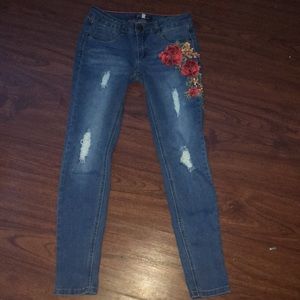 💎SALE💎Ripped Jeans